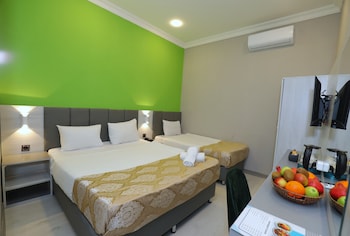 Elite Triple Room