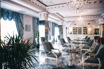 Отель Emerald Suite